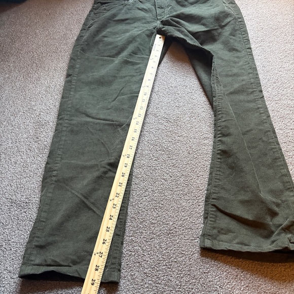 J. Crew Men’s 770 Straight Fit 5 Pocket Olive Stretch Corduroy Pant | Size 33x32 - Picture 7 of 16